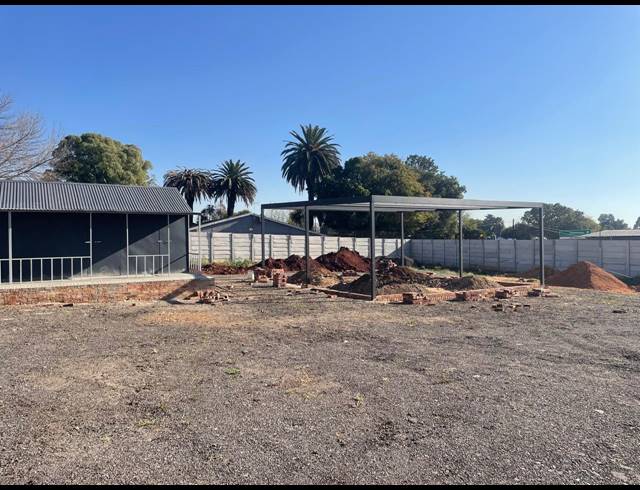 4,500M² INDUSTRIAL YARD TO LET IN BREDELL